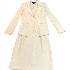 St. John Collection Knits Golden Wheat 2 Piece Suit Jacket Dress Size 8 NWOT